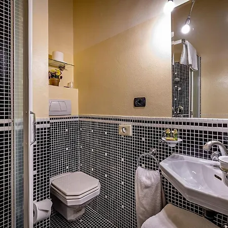 Palazzo Gamba Al Duomo Aparthotel Florenz