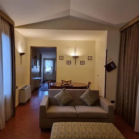 Ξενοδοχείο με διαμερίσματα Palazzo Gamba Al Duomo 4*